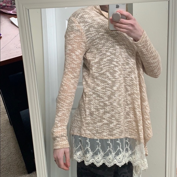 Tan cardigan with Lacey detail - Picture 2 of 6